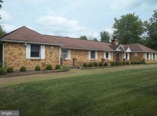 6055 N Worthington Rd, Doylestown, PA 18902