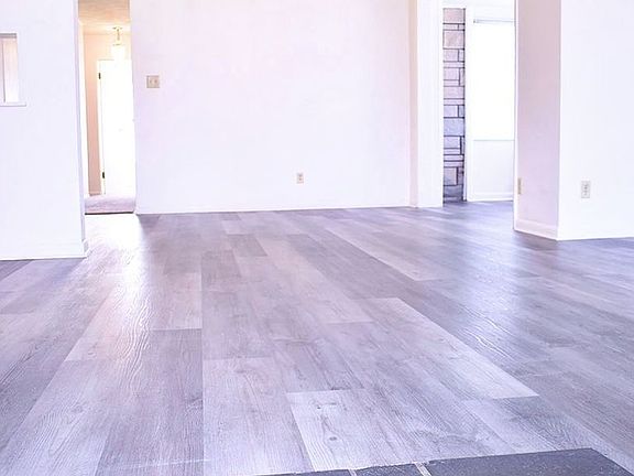 4th image of 3411 E Jackson Blvd