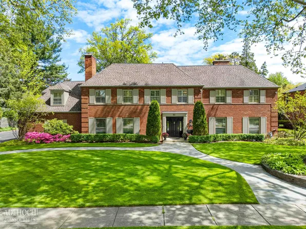 80 S Deeplands Rd, Grosse Pointe Shores, MI 48236