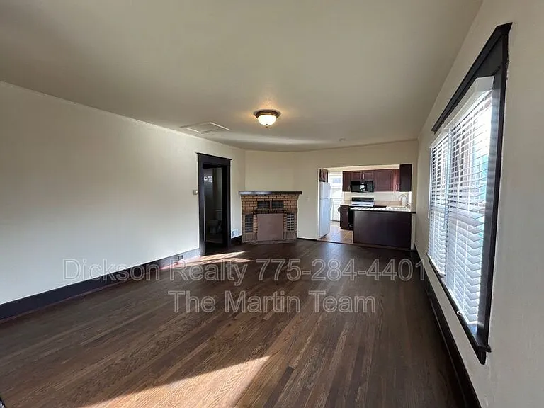1561 G St — Photo 2