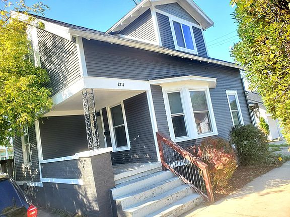 2nd image of 1211 Tamarack Ave NW