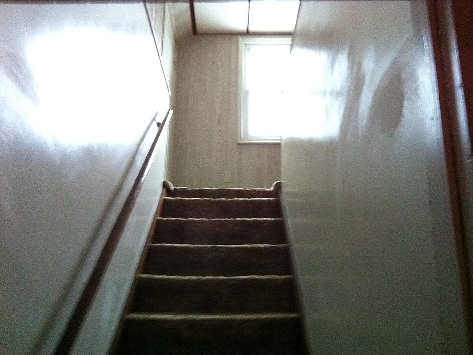 1st image of 15 Linda Ln