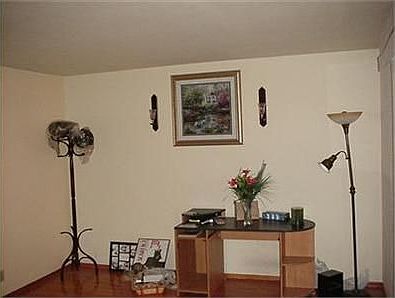 2nd image of 270 E Lancaster Dr
