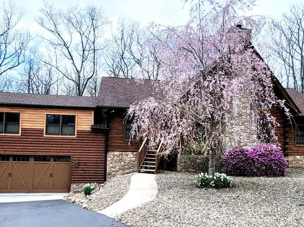 2034 Wichita Ln, Hazleton, PA 18202