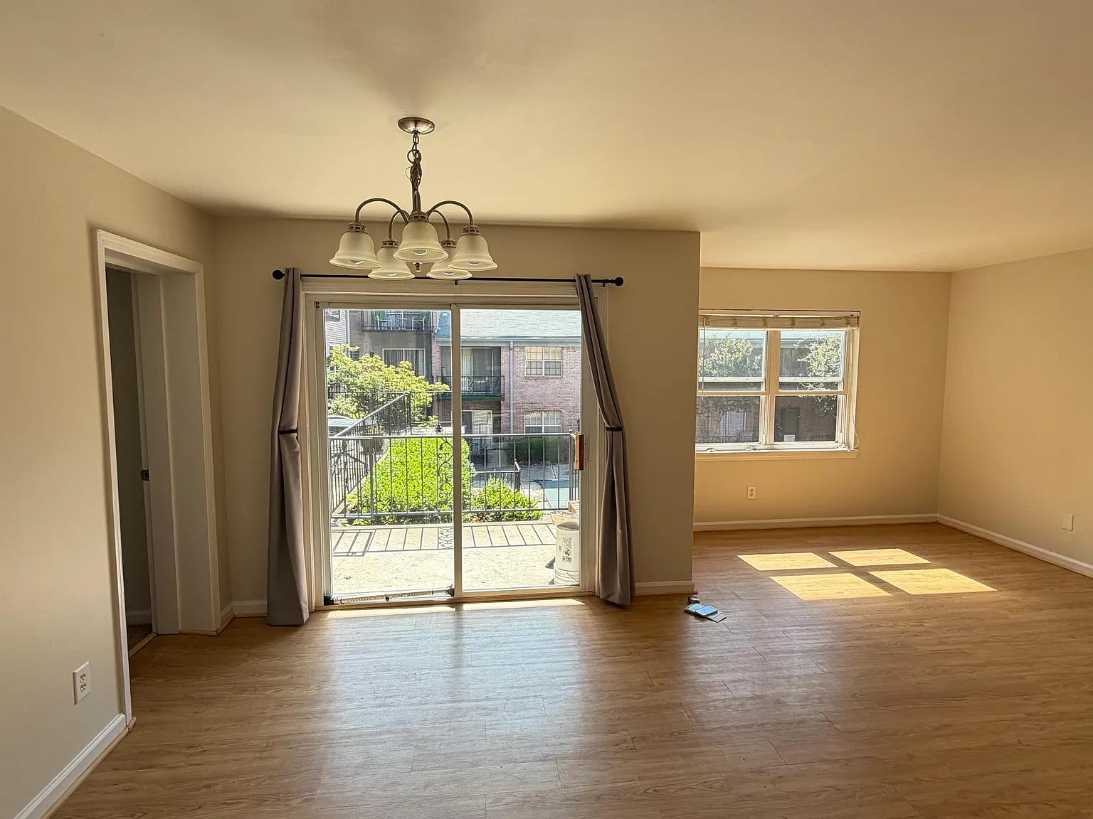 2 bed, 875 sqft, $1,250 — Photo 2