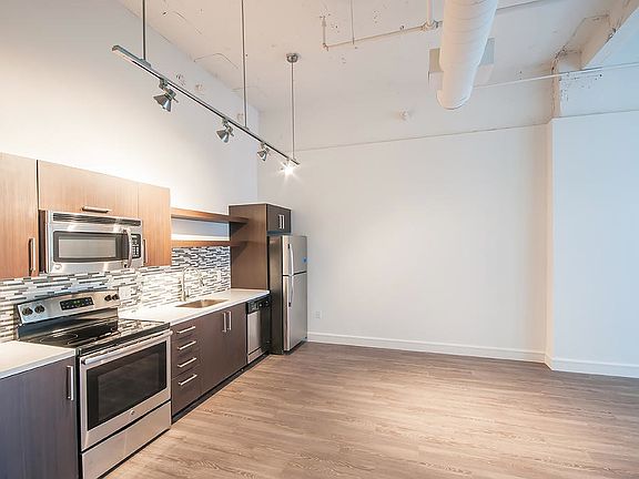 5th image of 326 Fern St APT 613