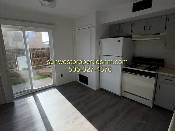5th image of 2810 Parque De Oeste Dr APT 4