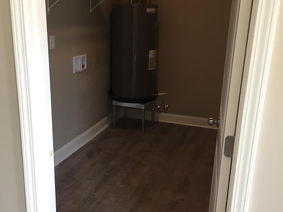 3rd image of 222 Fern Bank Dr #A