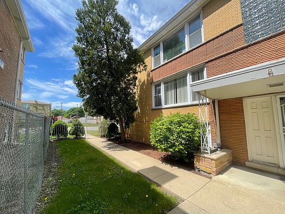 2nd image of 7949 S Kedzie Ave APT 1E