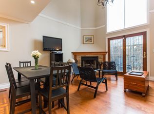 329 W Schiller St UNIT A, Chicago, IL 60610