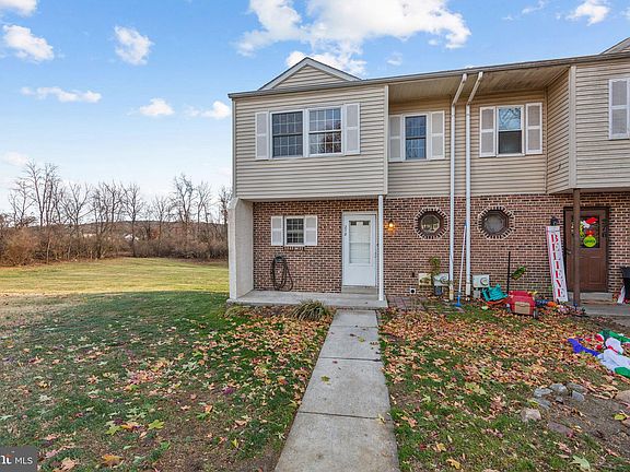 2nd image of 278 Carlyn Ct