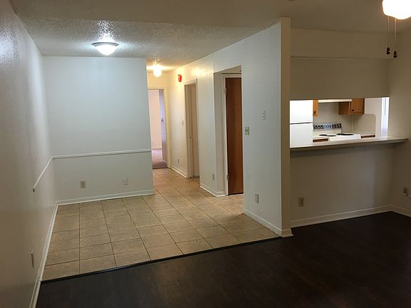 4th image of 3404 Blumie St #B