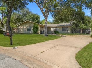 708 Bowen Ct, Arlington, TX 76012