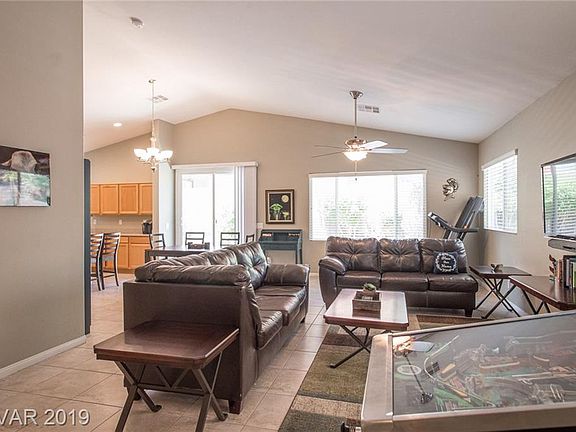 5th image of 112 Buffalo Gap Ct