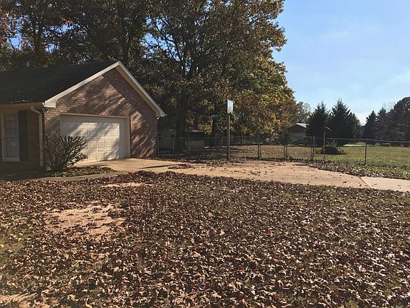3rd image of 29 Corey Dr