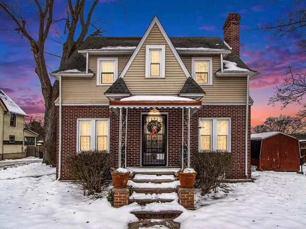 601 N Kalamazoo St, Paw Paw, MI 49079