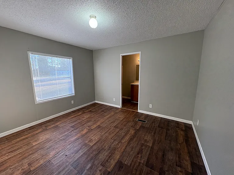 Pine Terrace — Photo 9