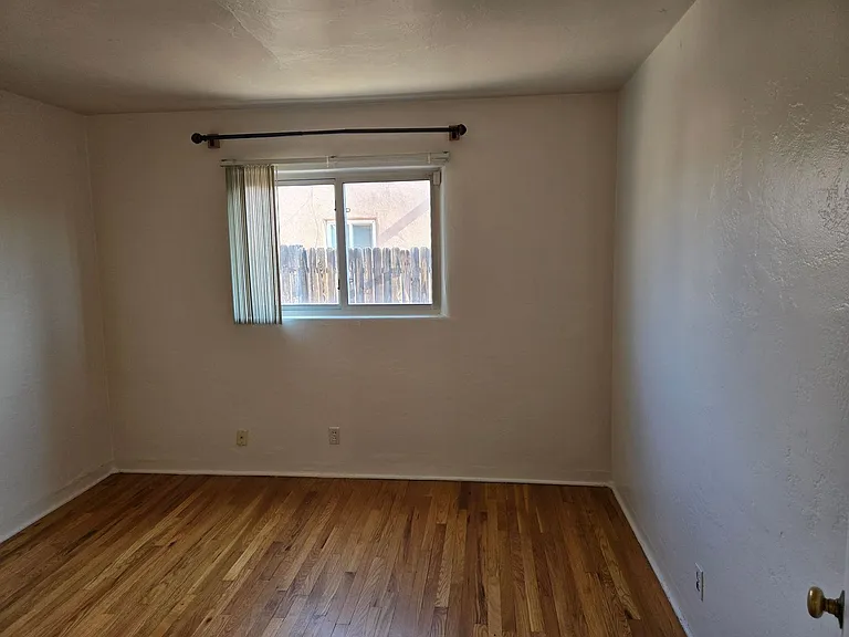 1728 Richmond Dr NE — Photo 6