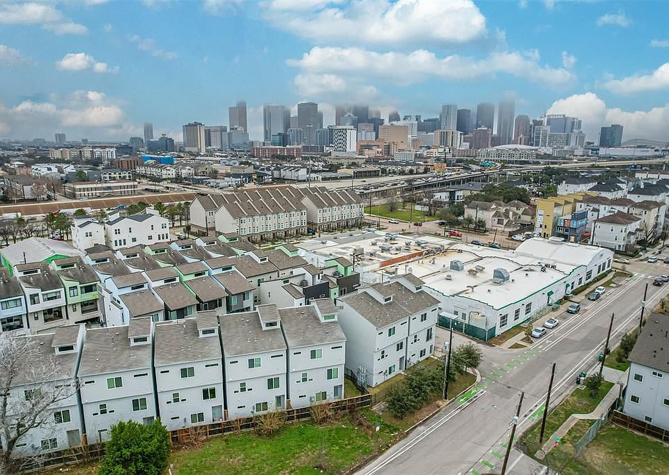 2136 Dennis St, Houston, TX 77004 Zillow