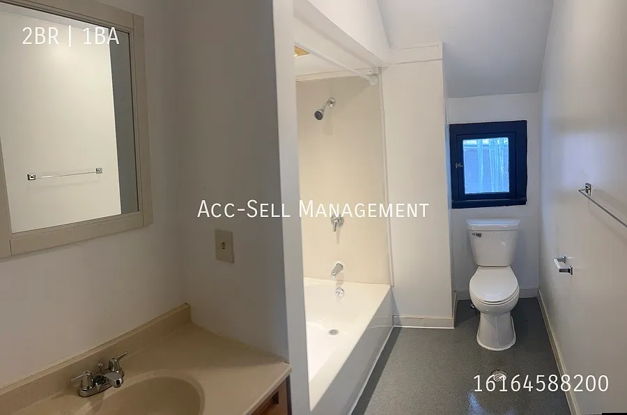 NE two bedroom home at 836 Coit — Photo 4
