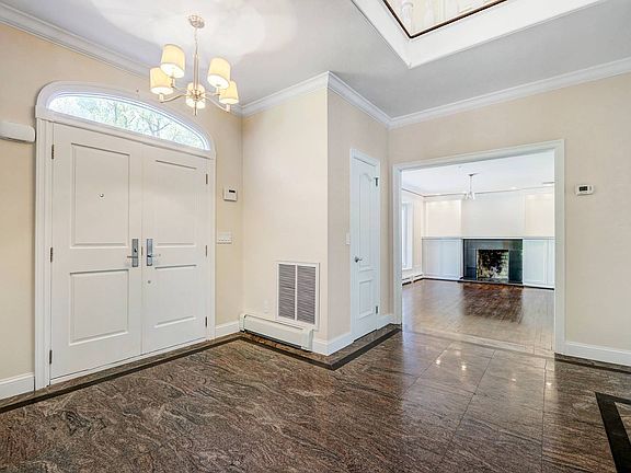 5th image of 6 Stonegate Ln