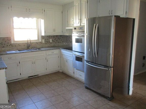 5th image of 900 Crystal Dr