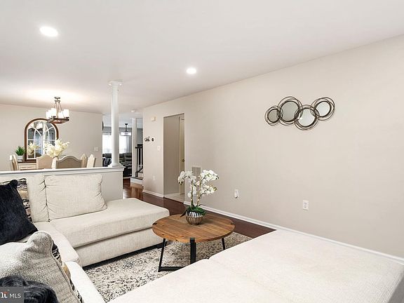 4th image of 604 Crest Stone Cir