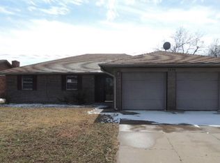 1336 W Cedarbrook Ln, Moore, OK 73170