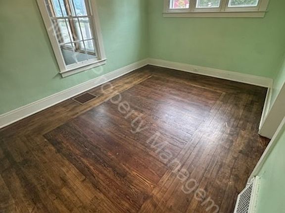 3rd image of 402 S Harrison St
