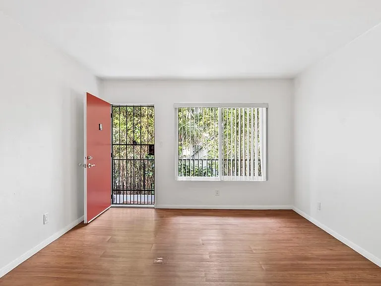 4136 Louisiana St #6 — Photo 8