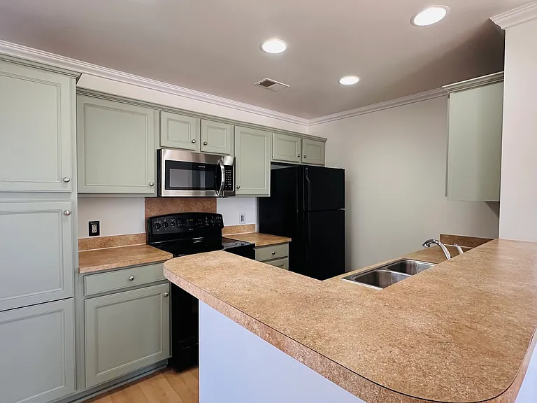 1136 Moss Grove Dr — Photo 6