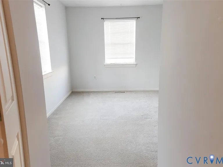 3221 Hunters Mill Dr — Photo 14