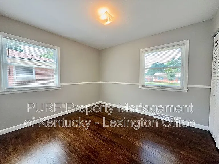 328 Harvard Dr — Photo 17