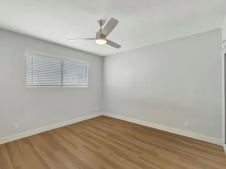 Palm View Village Inglewood — Photo 14