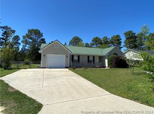 208 Longleaf Pines Dr, Raeford, NC 28376
