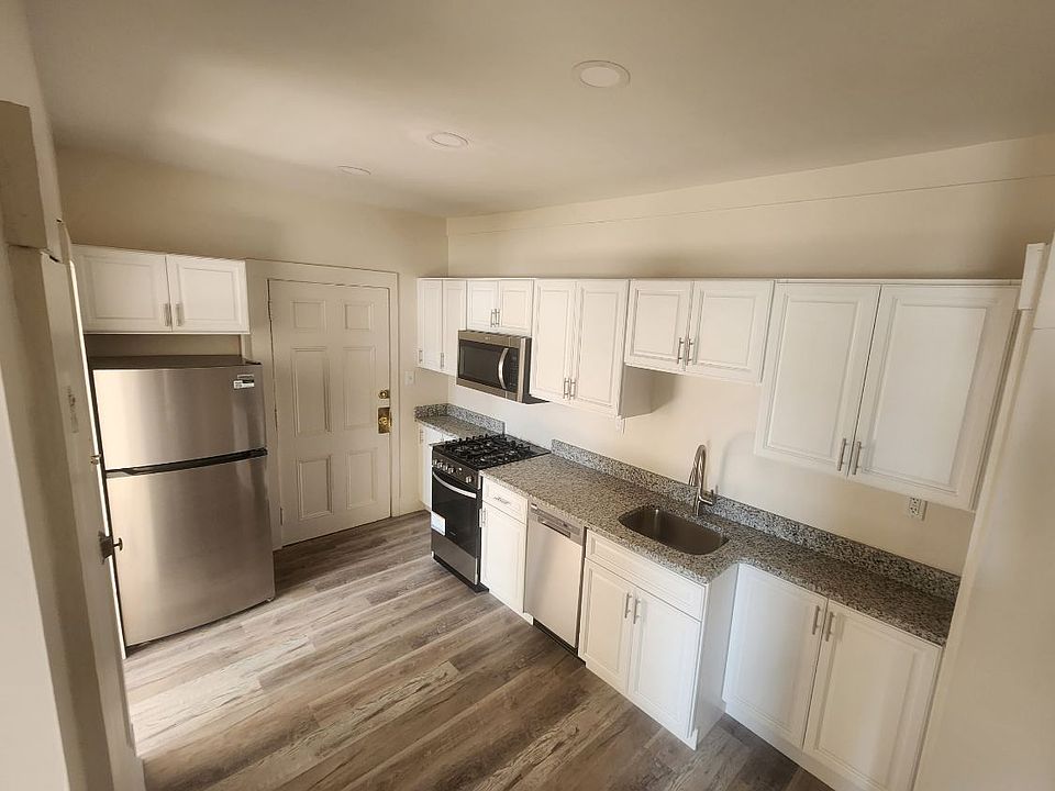 1st image of 135 Water St #1