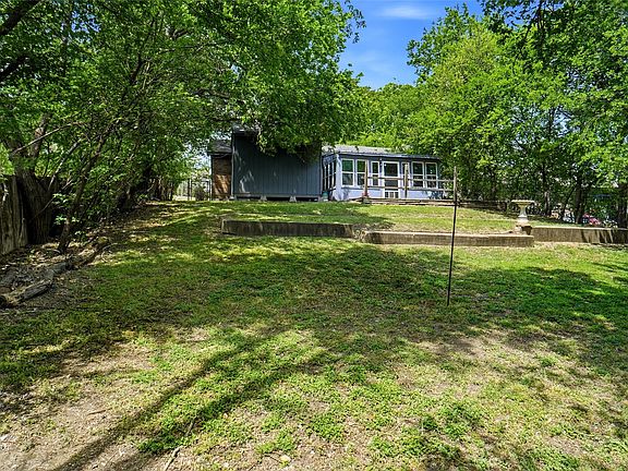 2nd image of 841 Lake View Rdg