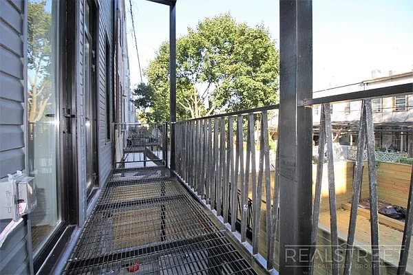 Rented by Real Street Inc | media 20