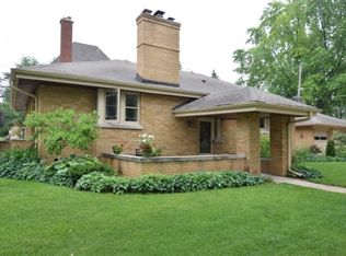 6937 Wellauer Dr, Wauwatosa, WI 53213