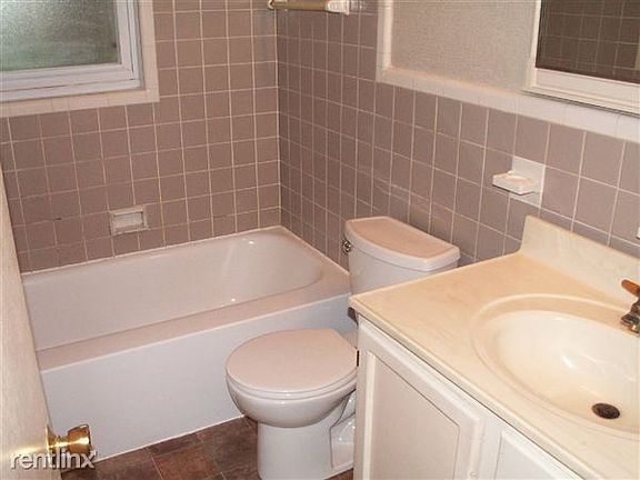 4th image of 32491 Sheridan St