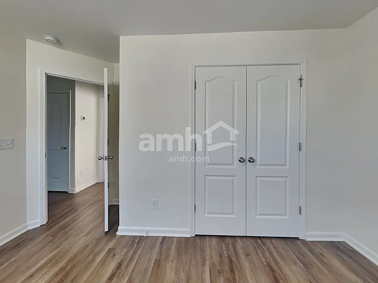 2053 Southlea Dr — Photo 14