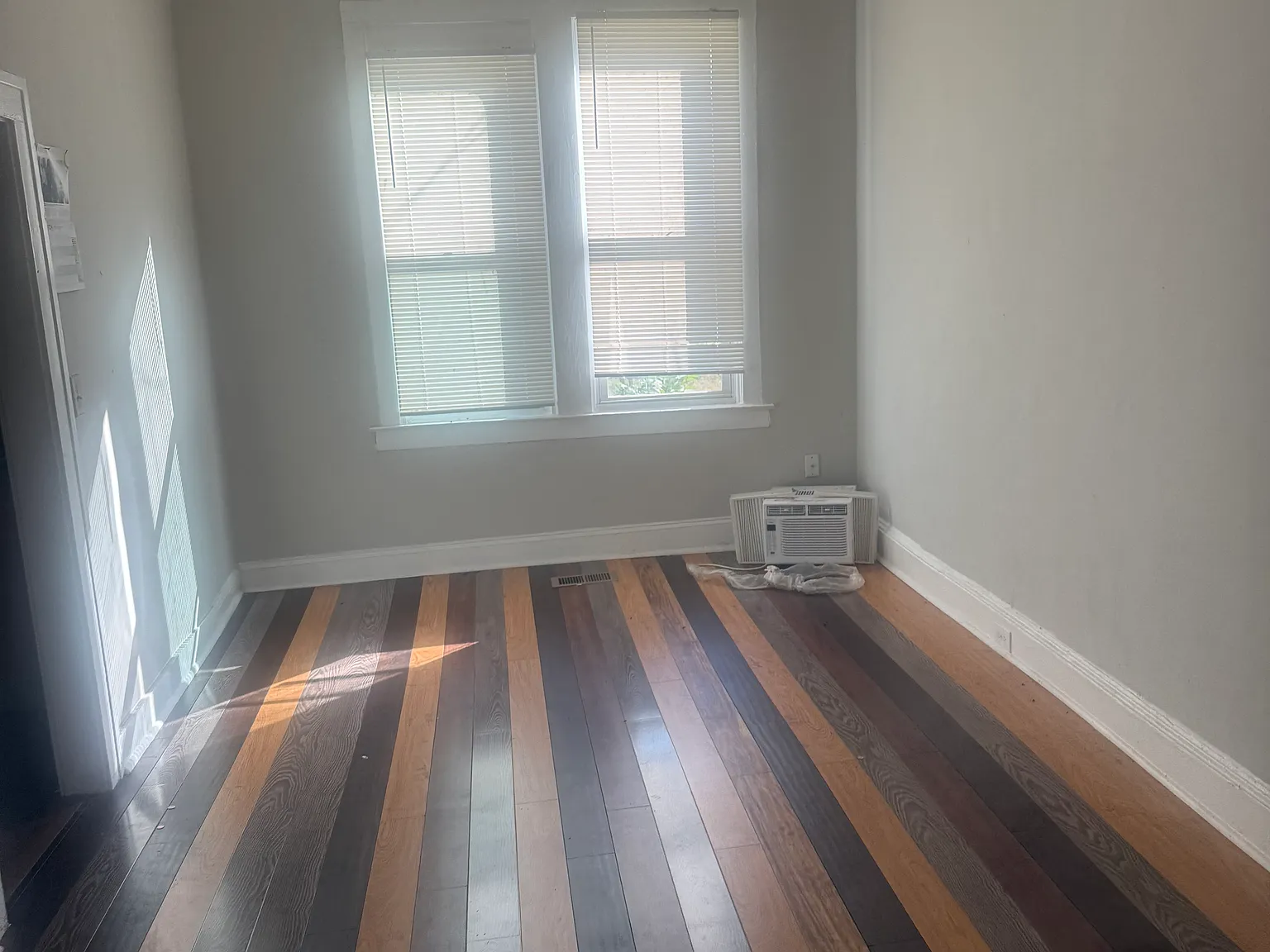 3 bed, 1985 sqft, $1,800 — Photo 2