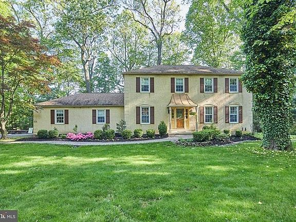 2nd image of 806 Lisadell Dr