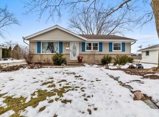 W146N8441 Schlafer Dr, Menomonee Falls, WI 53051