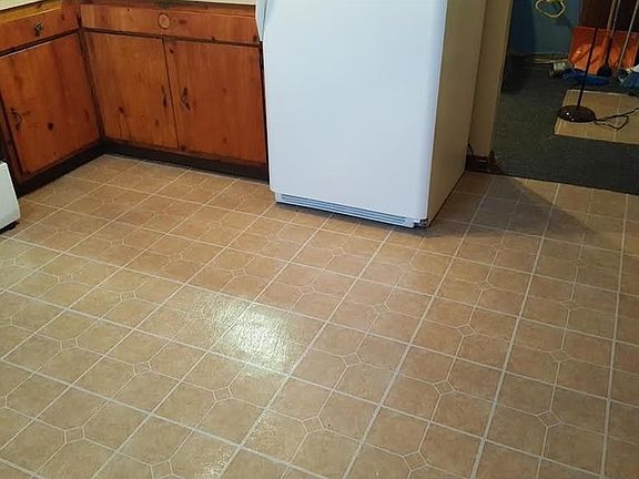 3rd image of 1365 Scioto Ave