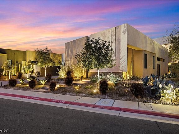 2nd image of 16 Canyon Shores Pl