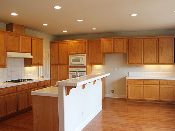 3rd image of 8489 Trione Cir