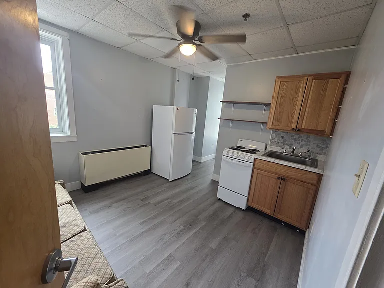 133 N Washington St #6 — Photo 2