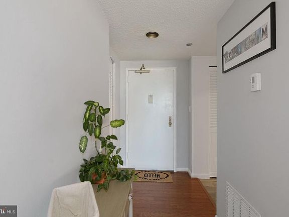 4th image of 3709 S George Mason Dr #E-804
