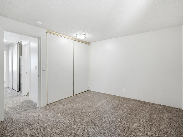 Rolling Hills Townhouses — Photo 16